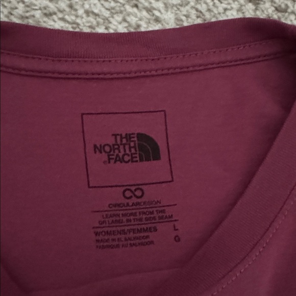 The North Face Cyber Berry Short Sleeve Tee. - Picture 4 of 4